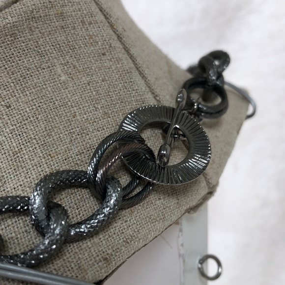 Black/Silver Statement Necklace and Earrings - Picture 4 of 6